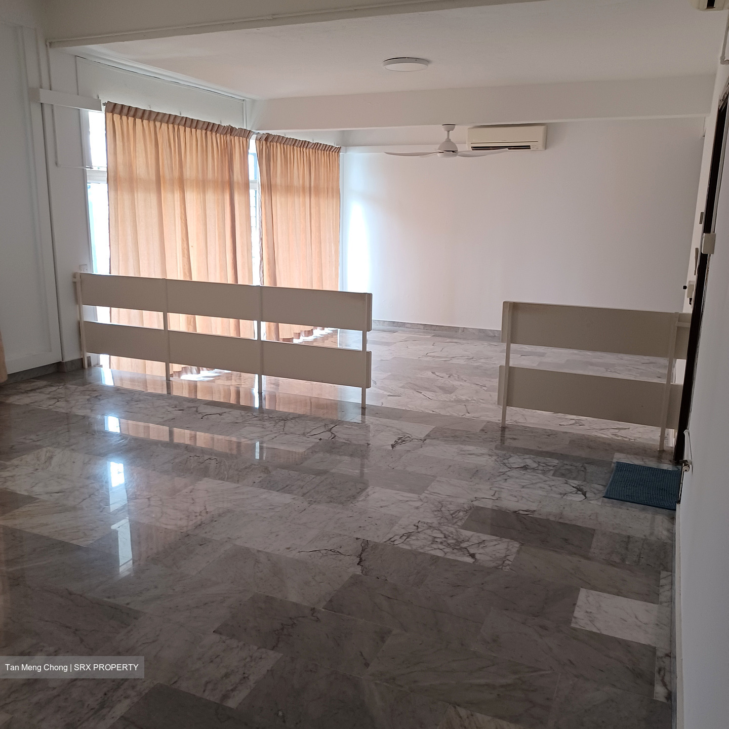 Uni Building (D15), Apartment #635977381